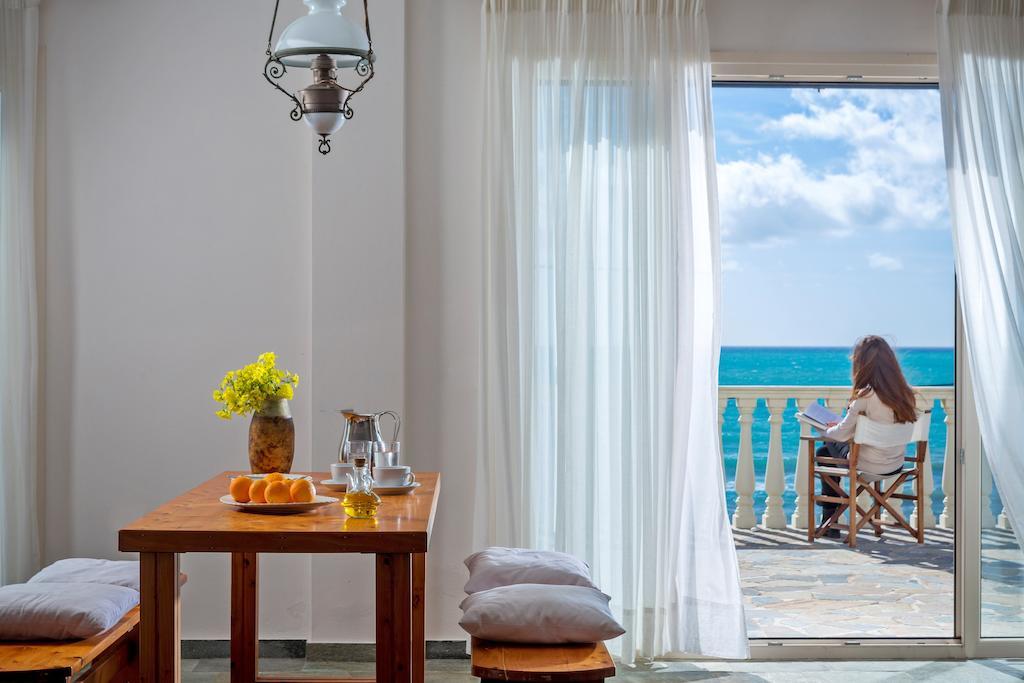 Cosmos Beach House Afión Εξωτερικό φωτογραφία